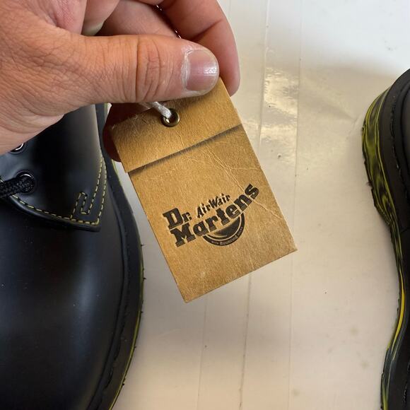 Dr Martens AirWair Low Bottoms Black/Yellow Size 7 Men - Picture 8 of 8
